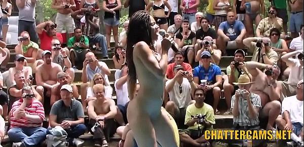  Naked Babes Public Crowd Pleasing Wrestling